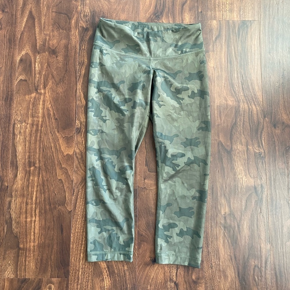 Lululemon Wunder Under Crop *Full-On Luxtreme Savasana Camo Fatigue Green Size 4